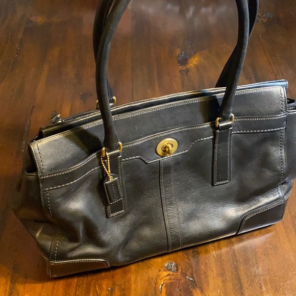 Coach Handbags - LARGE COACH PURSE🖤
